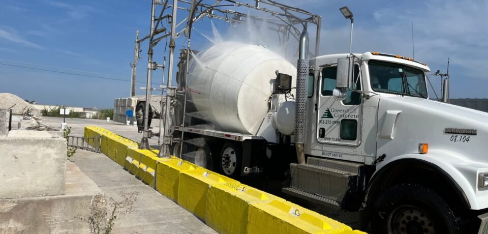 Concrete Truck Washing Concrete Truck Washing
